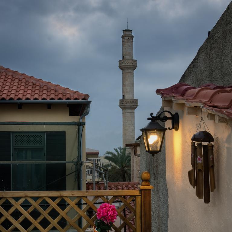 Amyrsa's House Of Character *