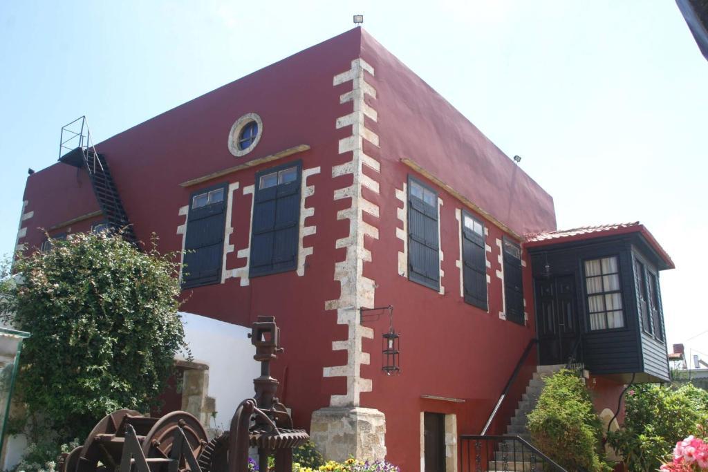 Oasis Hotel 2*
