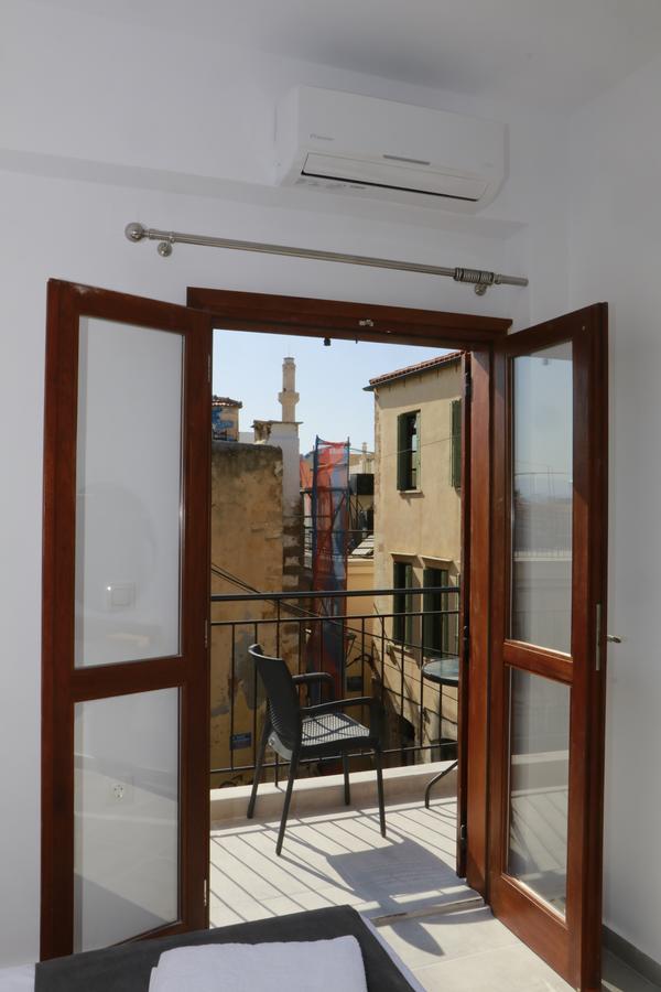 Deluxe 3* Chania (Crete)