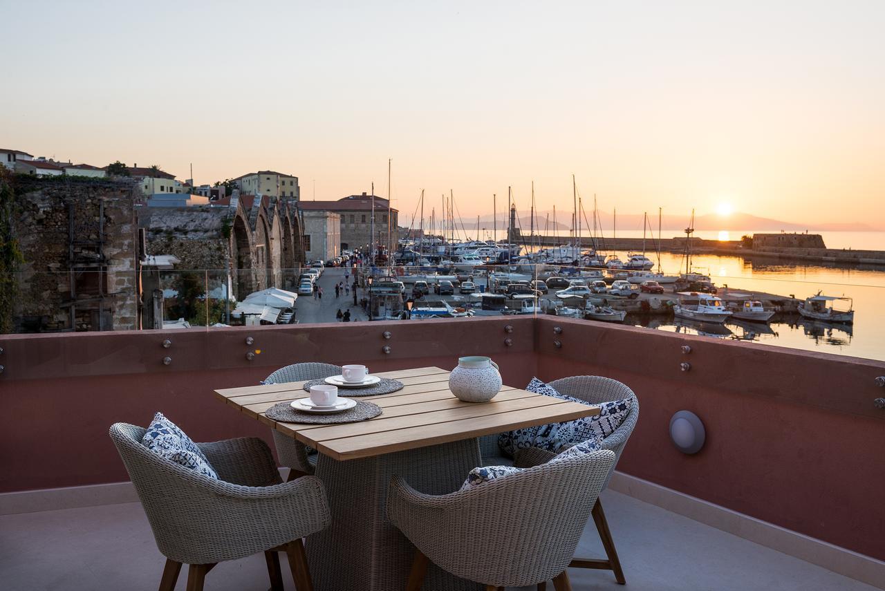 Avra Venetian Harbour * Chania (Crete)