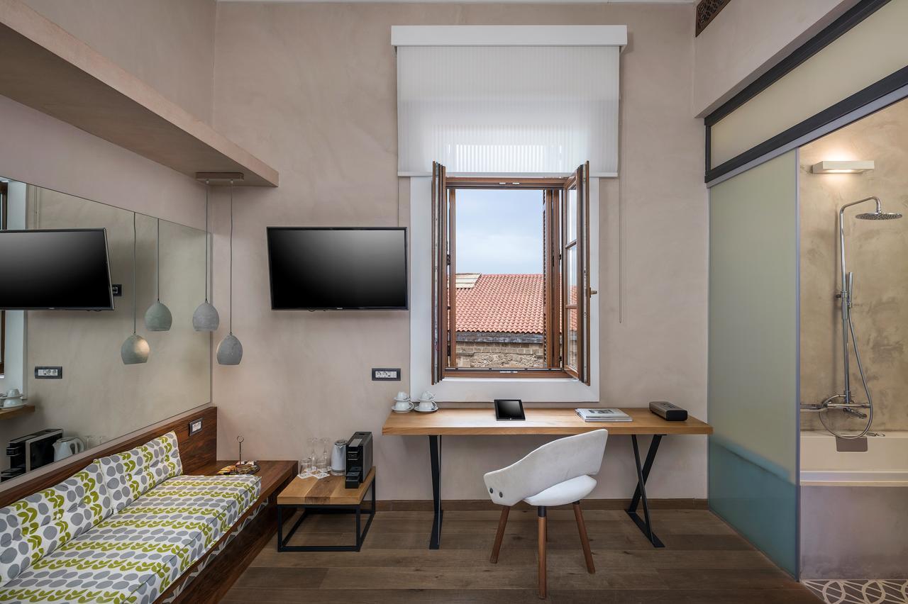 Ambassadors Boutique Hotel