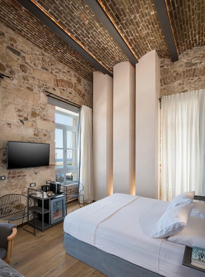 Ambassadors Boutique Hotel