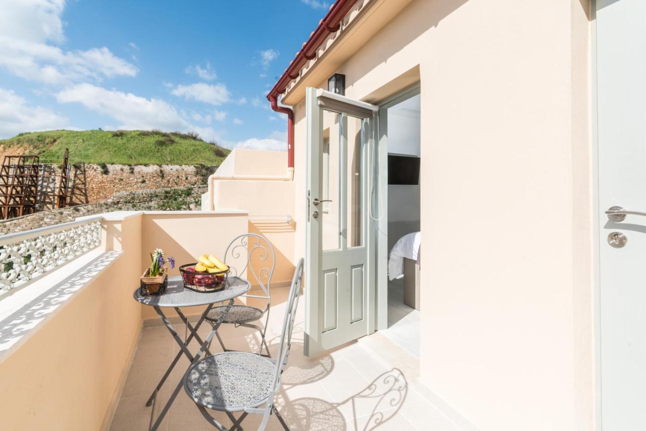 Cretan Berry Portou Chrissi Akti Chania