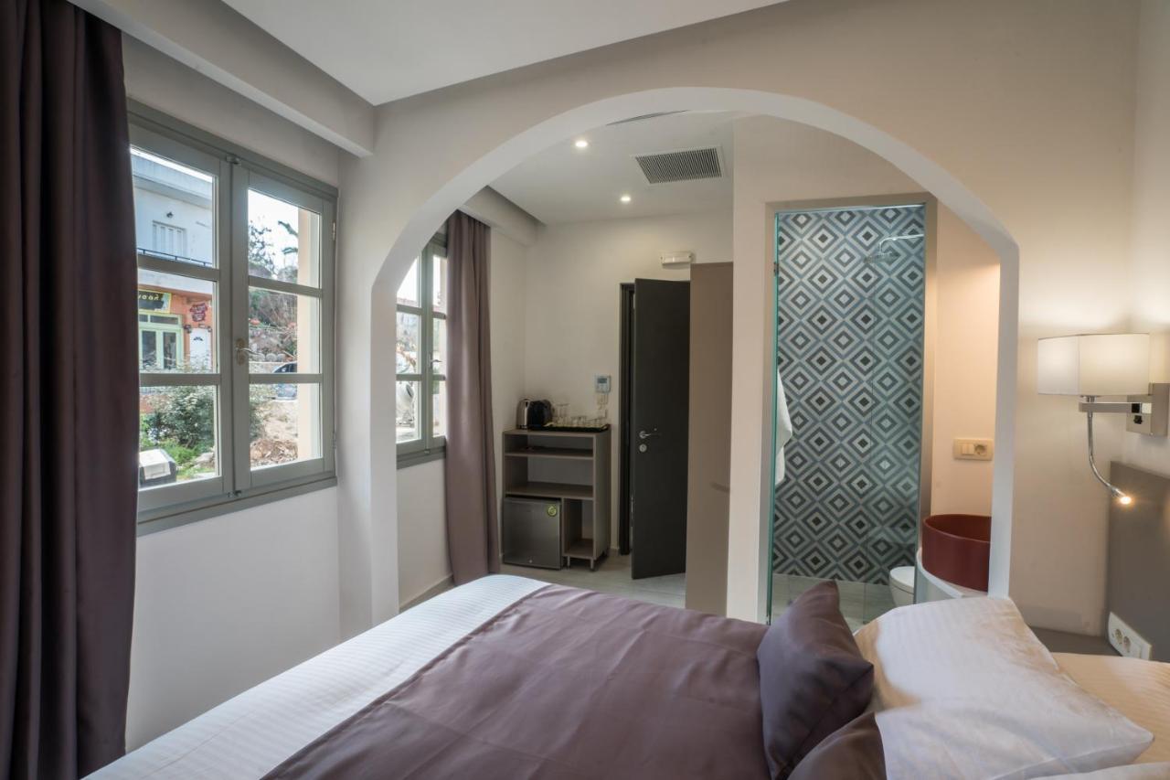Cretan Berry Portou 3*