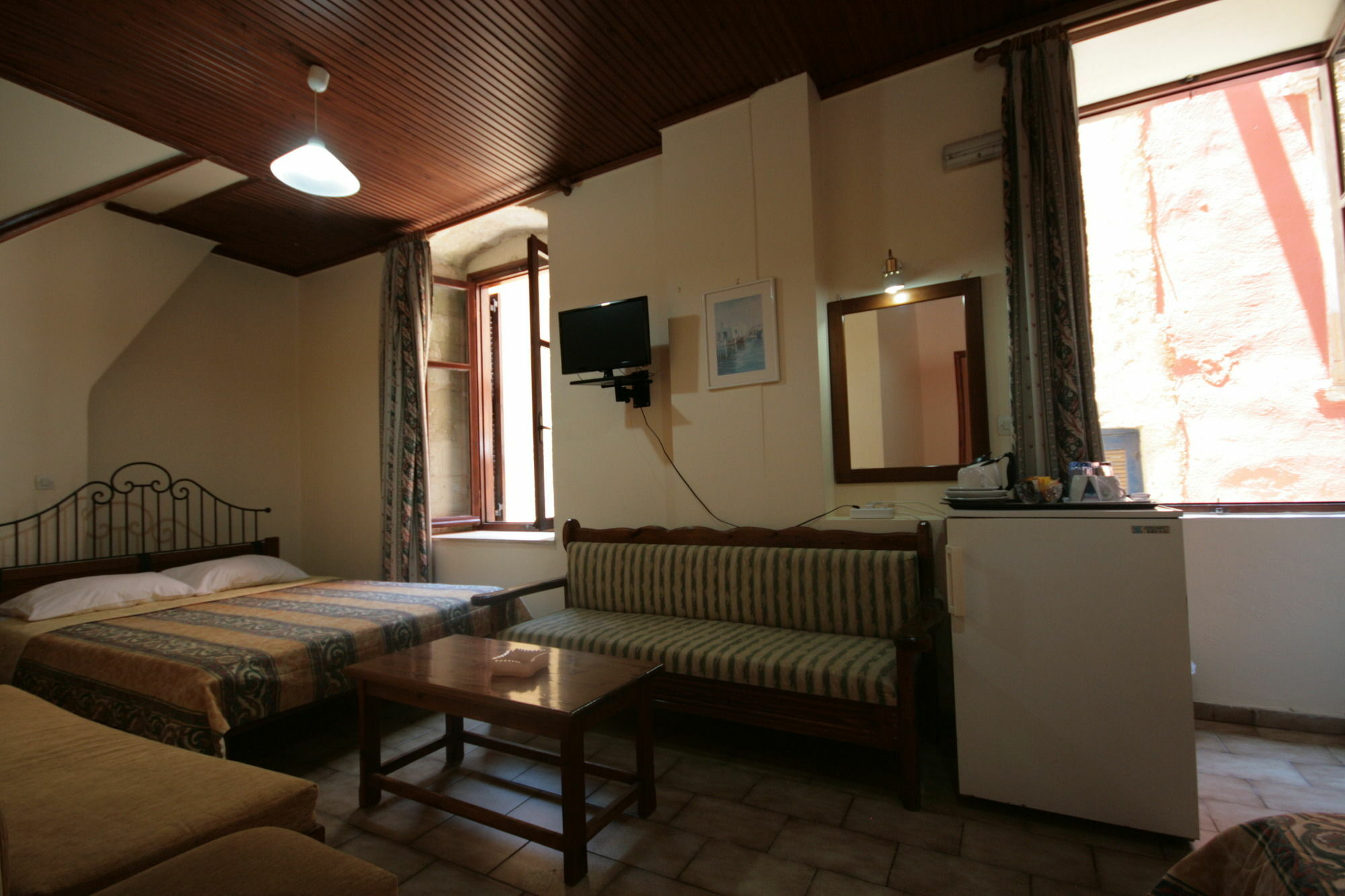 Helena 3*