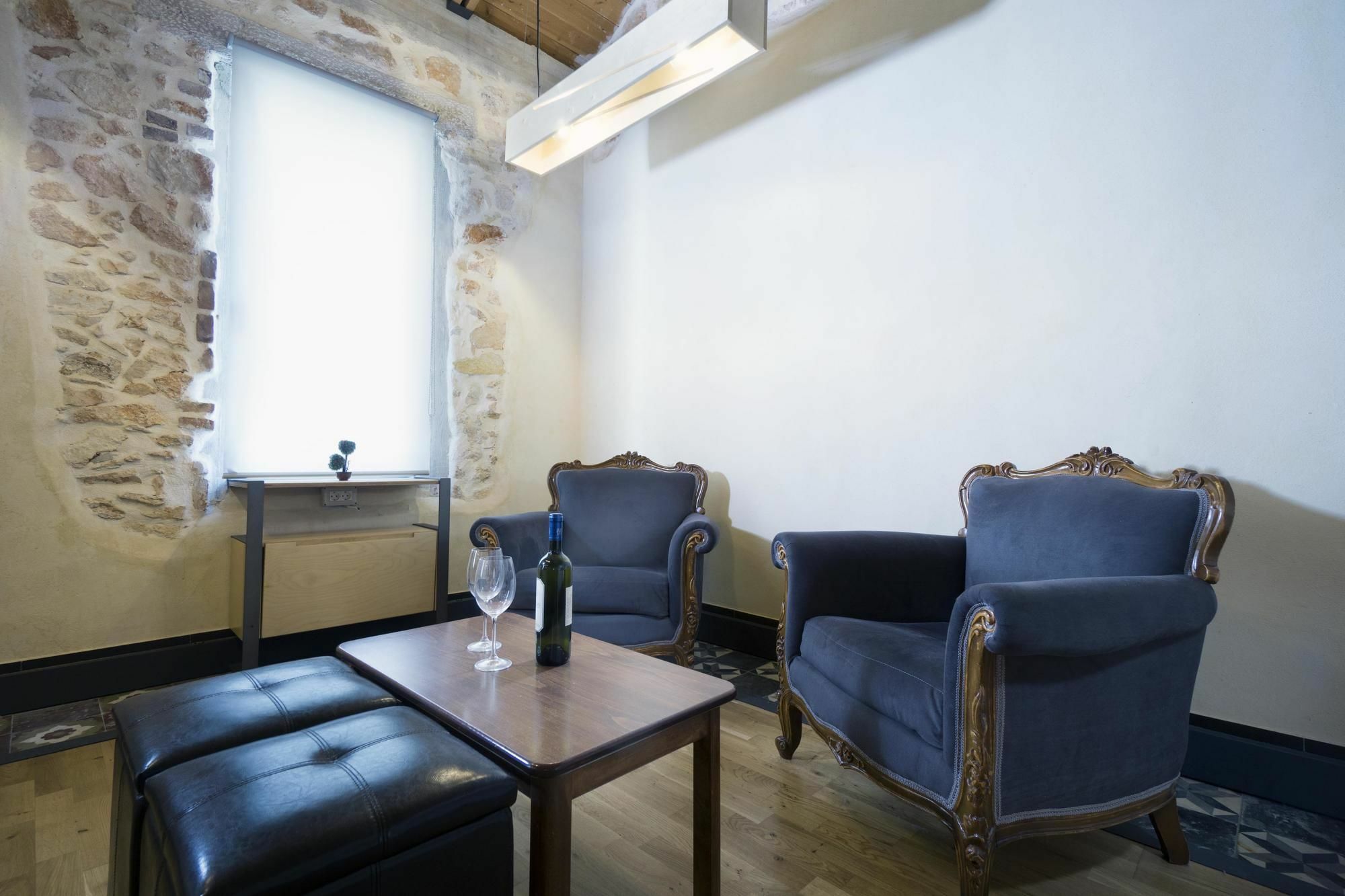 Evans House Apartment *