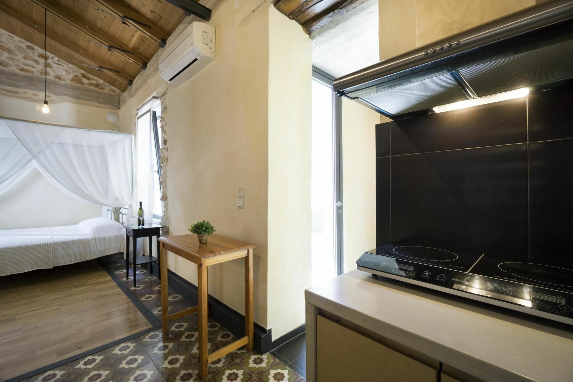 Apartment Evans House