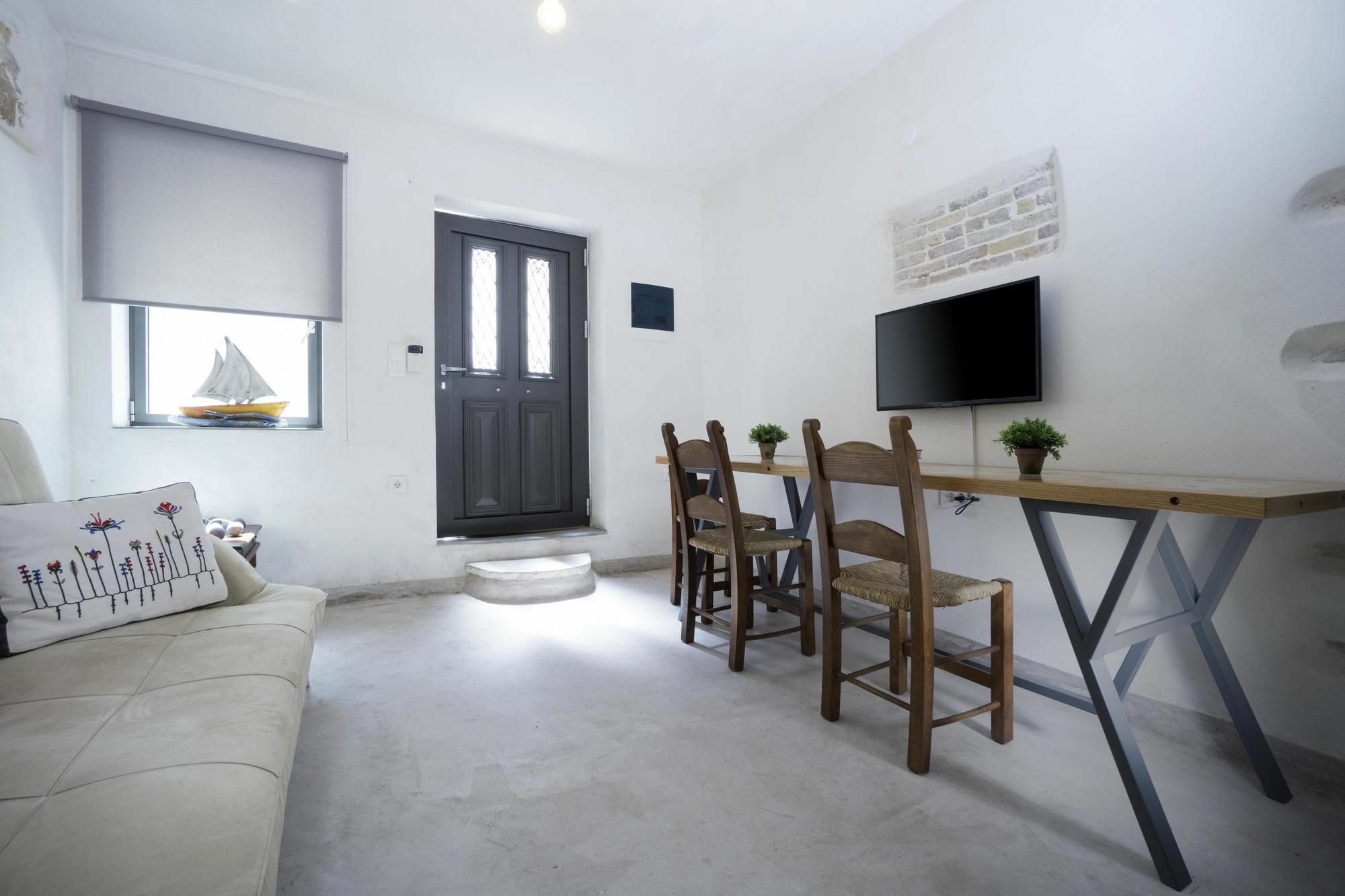 Apartment Evans House