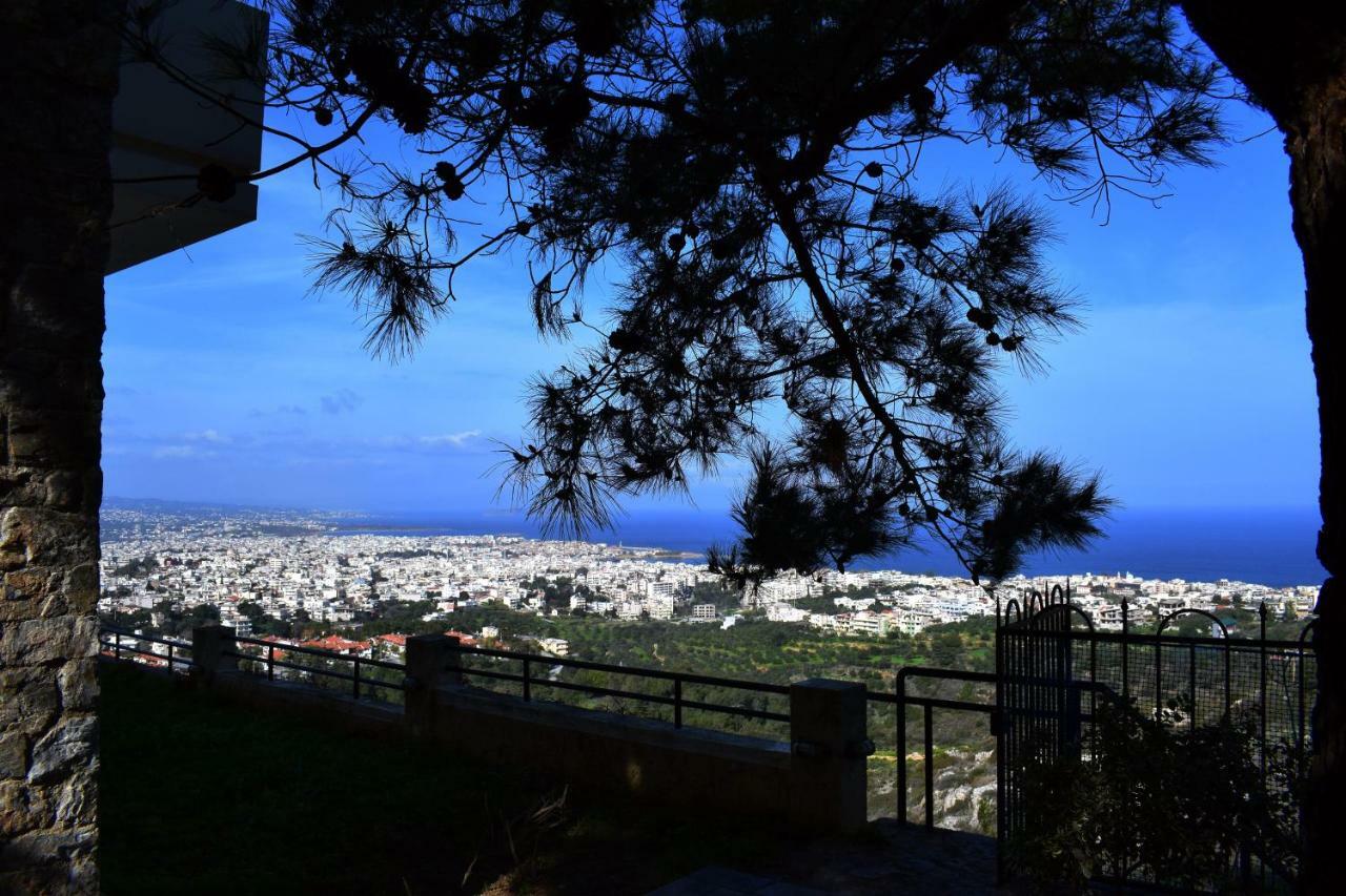 Mare Monte-ch, Amazing View-shared Pool Apartment Chania (Crete)