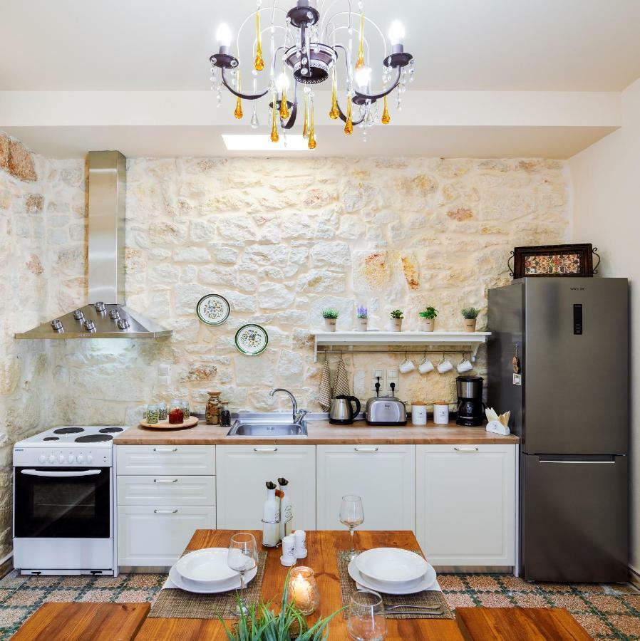 Michalis Stonehouse Holiday home