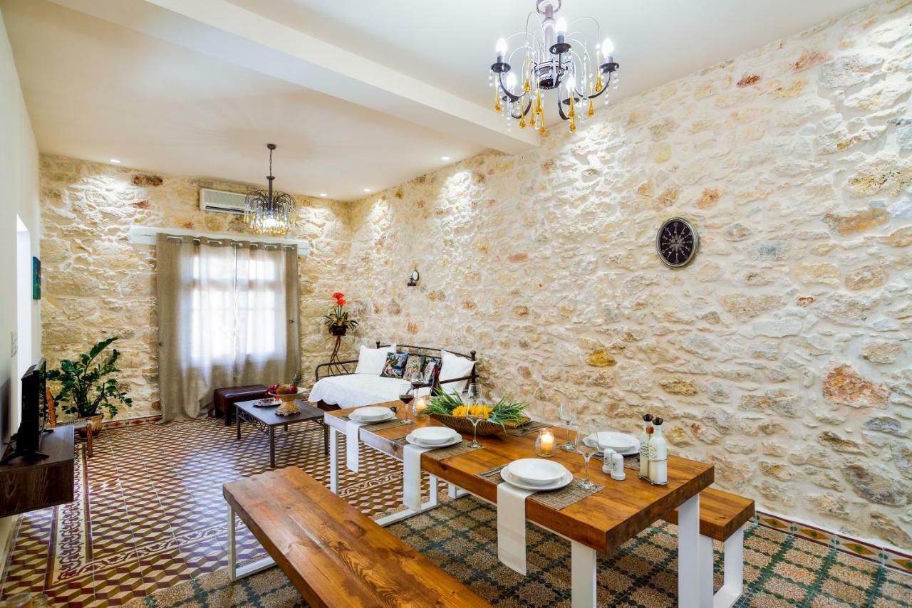Michalis Stonehouse Holiday home