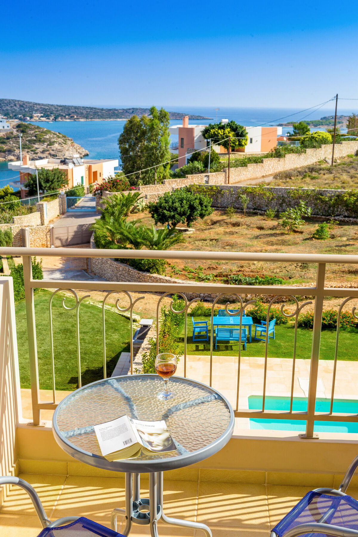 Apartment Creta *