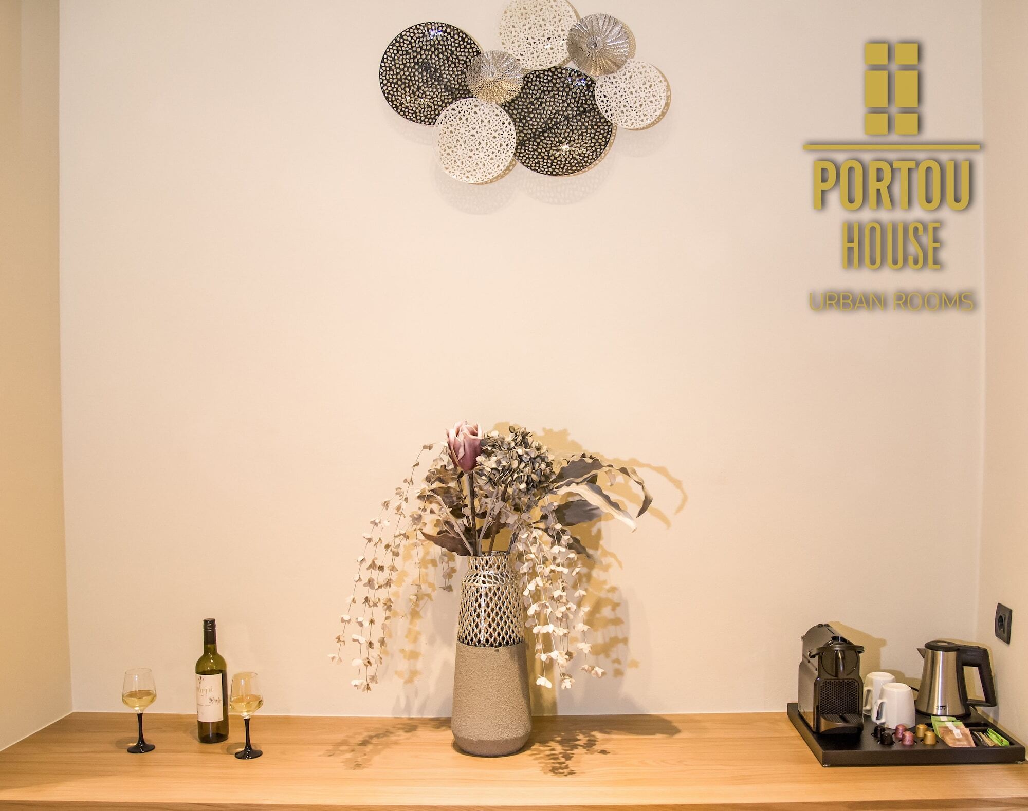 Portou House *